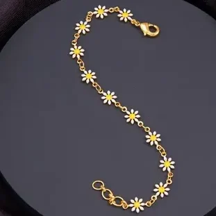 Korean fashion bracelet with white daisy flower design for women