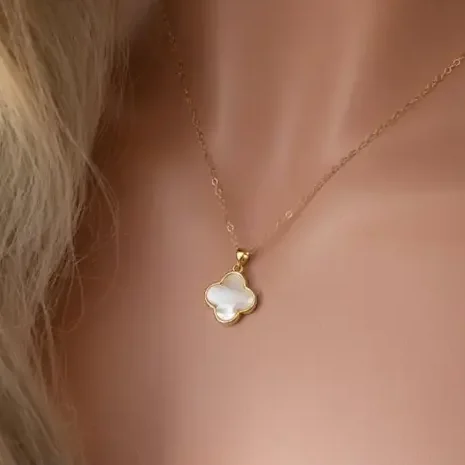 white colour four clover leaf necklace for women